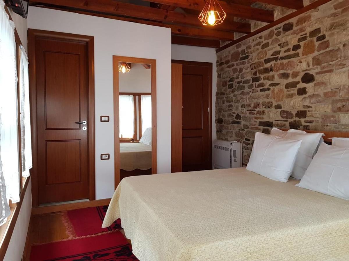The Heart Of The Bazaar Guest House Gjirokaster Luaran gambar