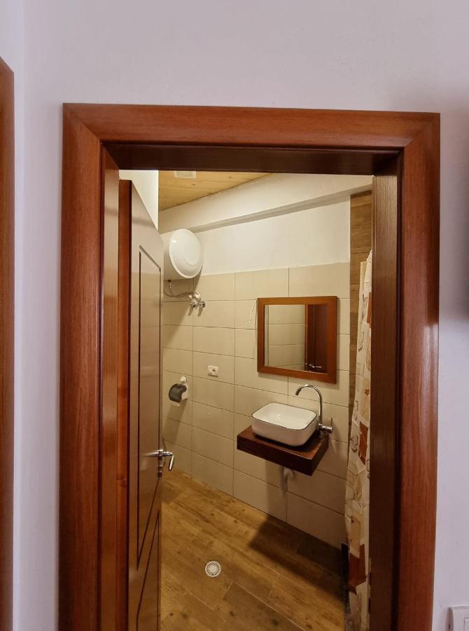 The Heart Of The Bazaar Guest House Gjirokaster Luaran gambar